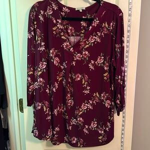 Cute top with three-quarter length sleeves